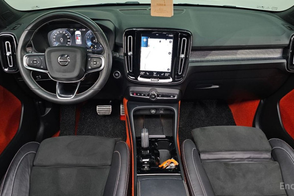 2021 Volvo XC40 с пробегом 64 458 км