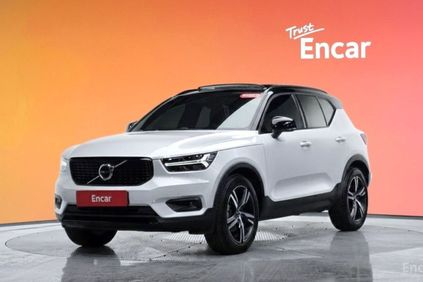 2021 Volvo XC40 с пробегом 62 978 км