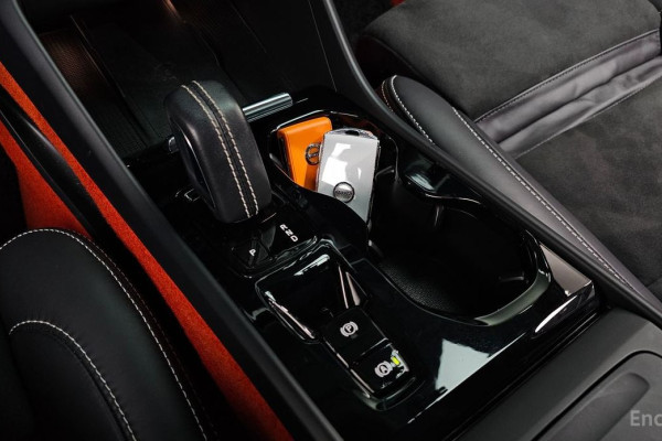 2021 Volvo XC40 с пробегом 64 458 км