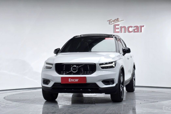2021 Volvo XC40 с пробегом 62 978 км