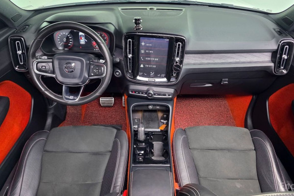 2019 Volvo XC40 с пробегом 94 390 км