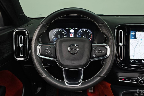 2021 Volvo XC40 с пробегом 64 458 км