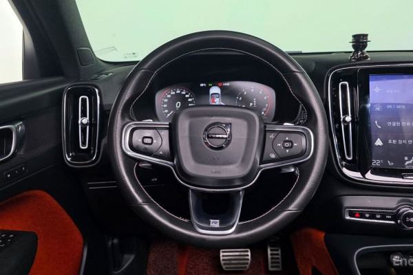 2019 Volvo XC40 с пробегом 94 390 км