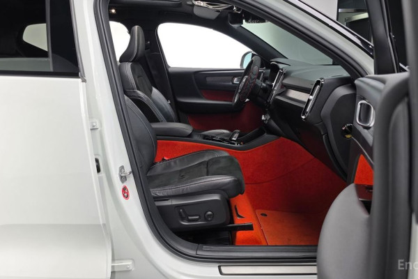 2021 Volvo XC40 с пробегом 62 978 км