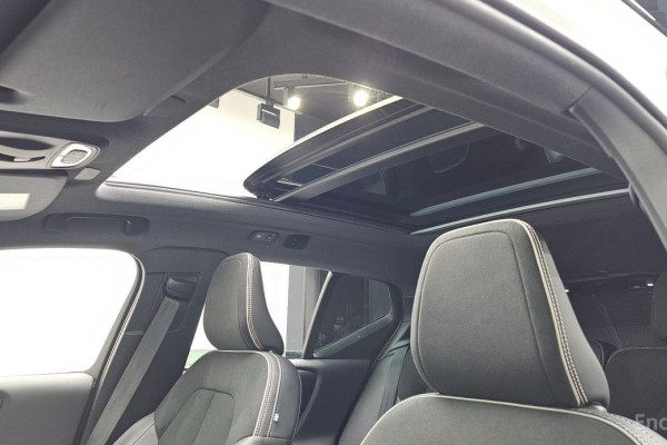 2021 Volvo XC40 с пробегом 64 458 км