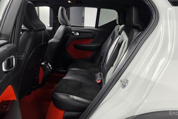 2021 Volvo XC40 с пробегом 62 978 км