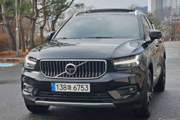 2021 Volvo XC40 с пробегом 39 703 км