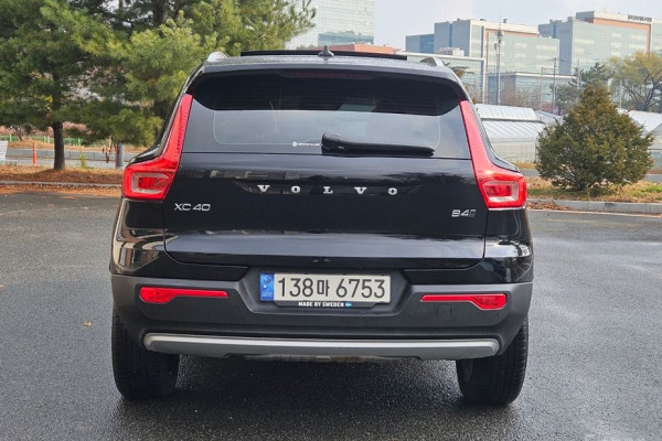 2021 Volvo XC40 с пробегом 39 703 км