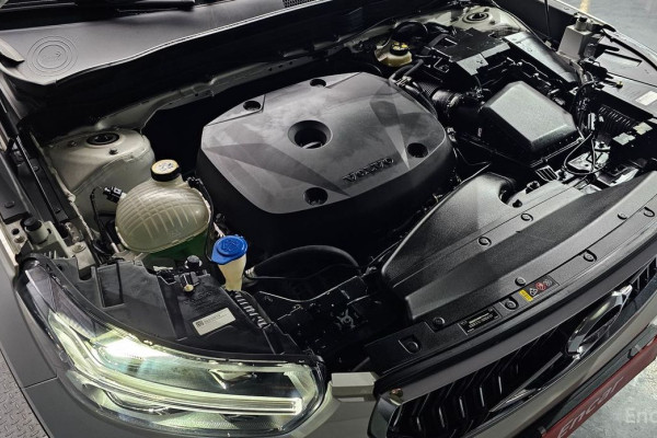 2020 Volvo XC40 с пробегом 14 641 км