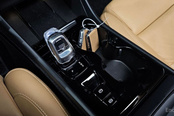 2020 Volvo XC40 с пробегом 14 641 км