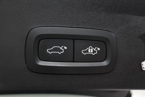 2021 Volvo XC40 с пробегом 62 978 км