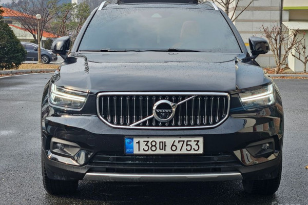 2021 Volvo XC40 с пробегом 39 703 км