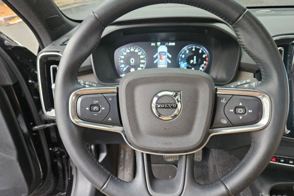 2021 Volvo XC40 с пробегом 39 703 км