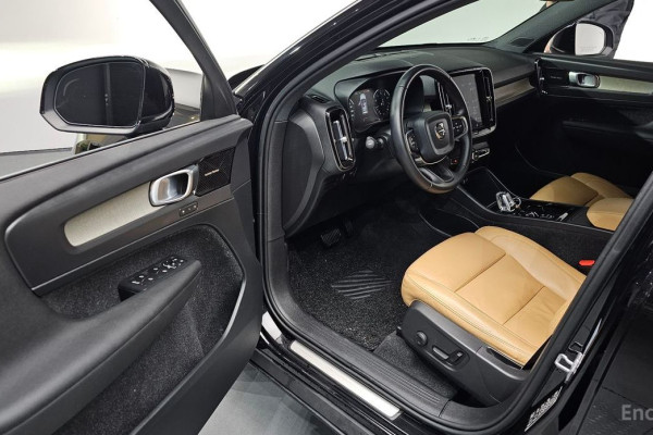 2019 Volvo XC40 с пробегом 50 521 км