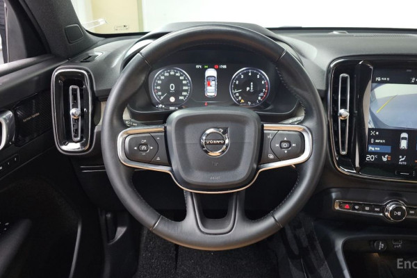 2019 Volvo XC40 с пробегом 50 521 км