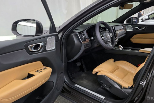 2022 Volvo XC60 с пробегом 74 312 км