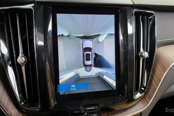 2022 Volvo XC60 с пробегом 74 312 км