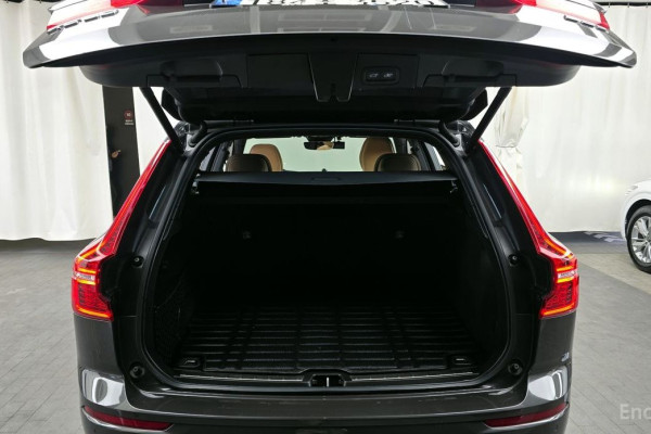 2022 Volvo XC60 с пробегом 74 312 км