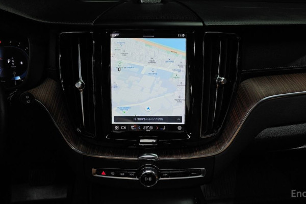 2023 Volvo XC60 с пробегом 35 194 км