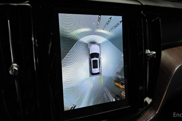 2023 Volvo XC60 с пробегом 35 194 км