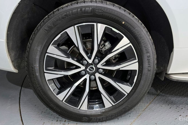 2023 Volvo XC60 с пробегом 40 455 км