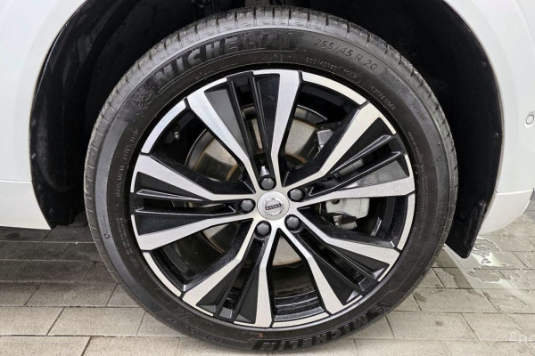 2023 Volvo XC60 с пробегом 38 272 км