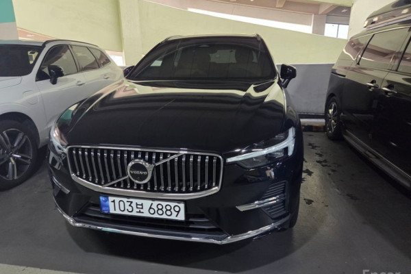 2023 Volvo XC60 с пробегом 23 850 км