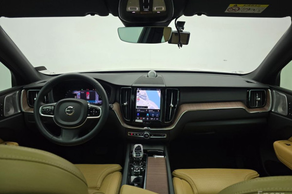 2023 Volvo XC60 с пробегом 11 214 км