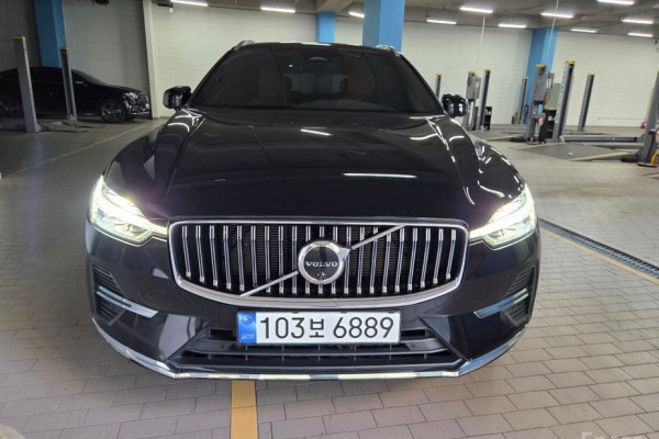 2023 Volvo XC60 с пробегом 23 850 км