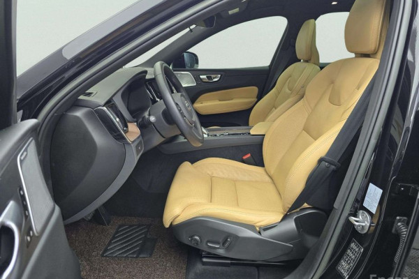 2023 Volvo XC60 с пробегом 11 214 км