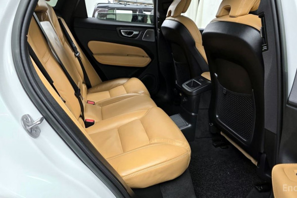 2023 Volvo XC60 с пробегом 38 272 км