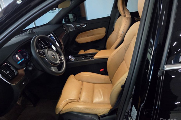 2023 Volvo XC60 с пробегом 23 850 км