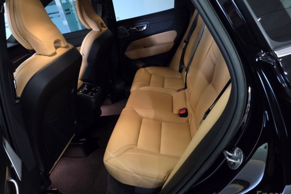 2023 Volvo XC60 с пробегом 23 850 км