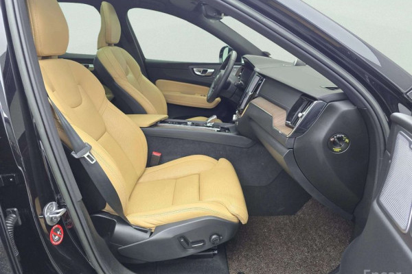 2023 Volvo XC60 с пробегом 11 214 км