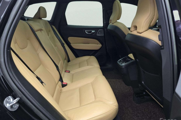 2023 Volvo XC60 с пробегом 11 214 км