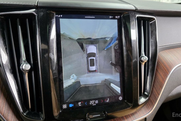 2023 Volvo XC60 с пробегом 38 272 км