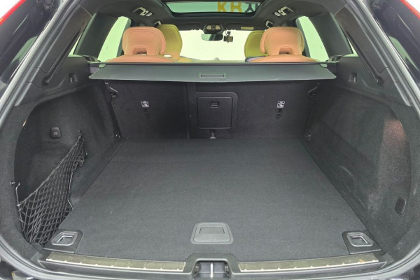 2023 Volvo XC60 с пробегом 11 214 км