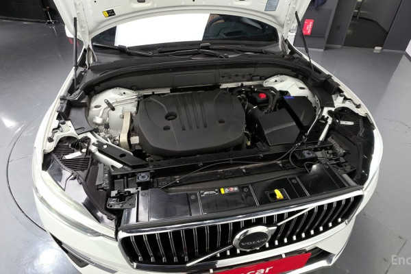 2022 Volvo XC60 с пробегом 22 102 км