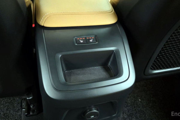 2023 Volvo XC60 с пробегом 38 272 км