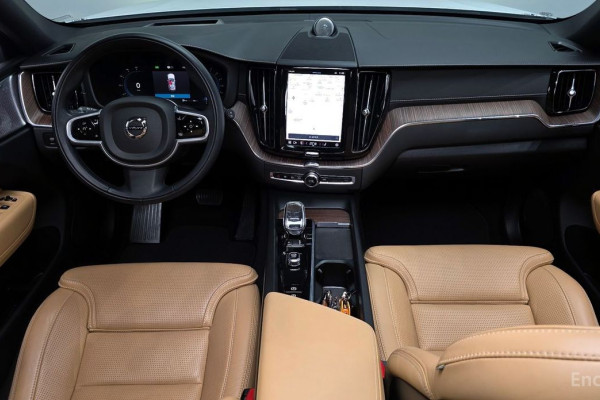 2022 Volvo XC60 с пробегом 22 102 км