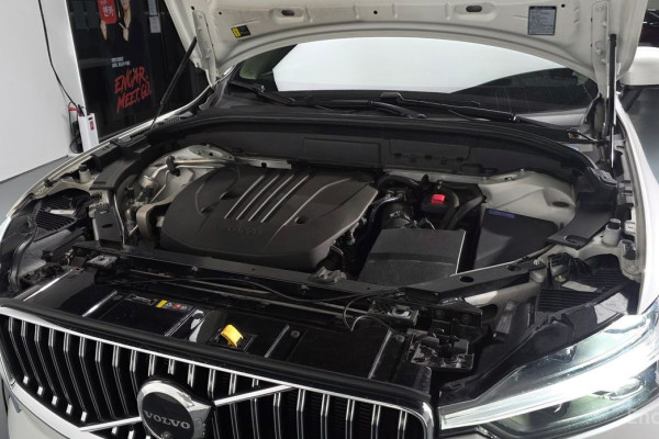 2022 Volvo XC60 с пробегом 71 772 км