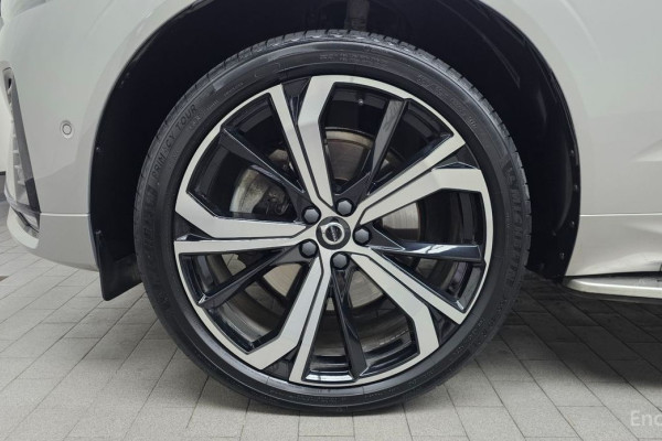 2022 Volvo XC60 с пробегом 70 728 км