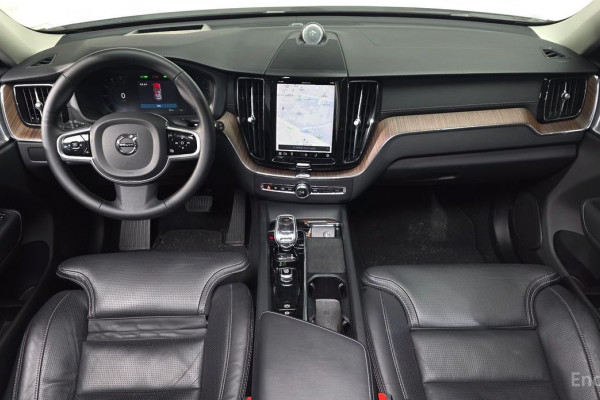 2022 Volvo XC60 с пробегом 71 772 км