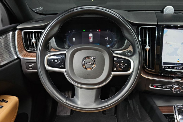 2021 Volvo XC60 с пробегом 53 663 км
