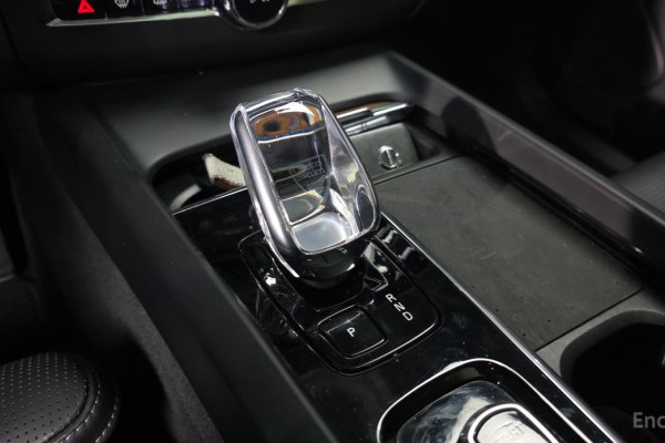 2022 Volvo XC60 с пробегом 71 772 км