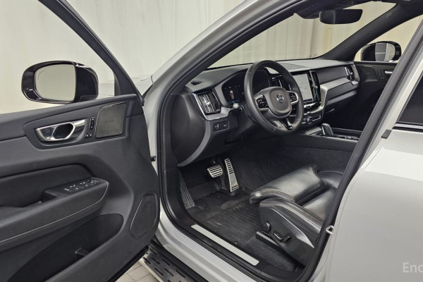 2022 Volvo XC60 с пробегом 70 728 км