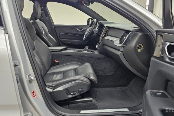 2022 Volvo XC60 с пробегом 70 728 км