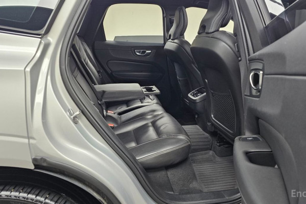 2022 Volvo XC60 с пробегом 70 728 км