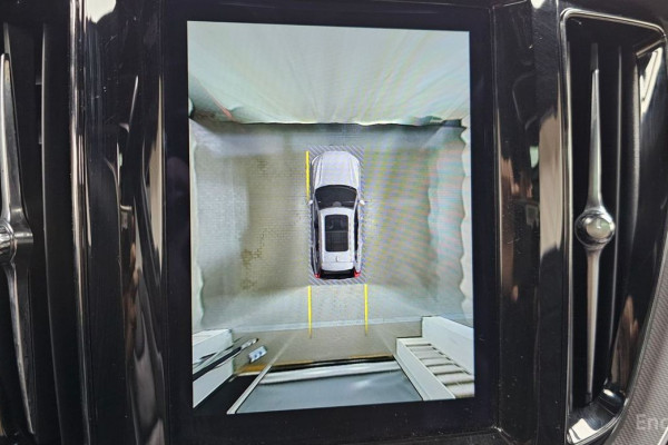 2022 Volvo XC60 с пробегом 70 728 км