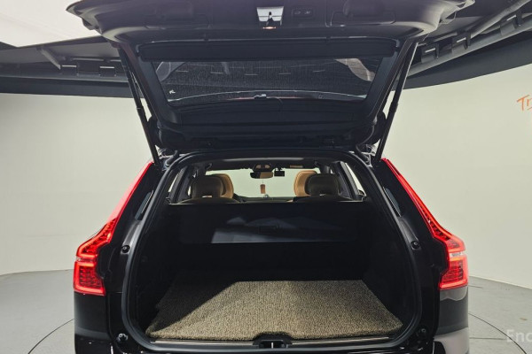 2022 Volvo XC60 с пробегом 41 119 км